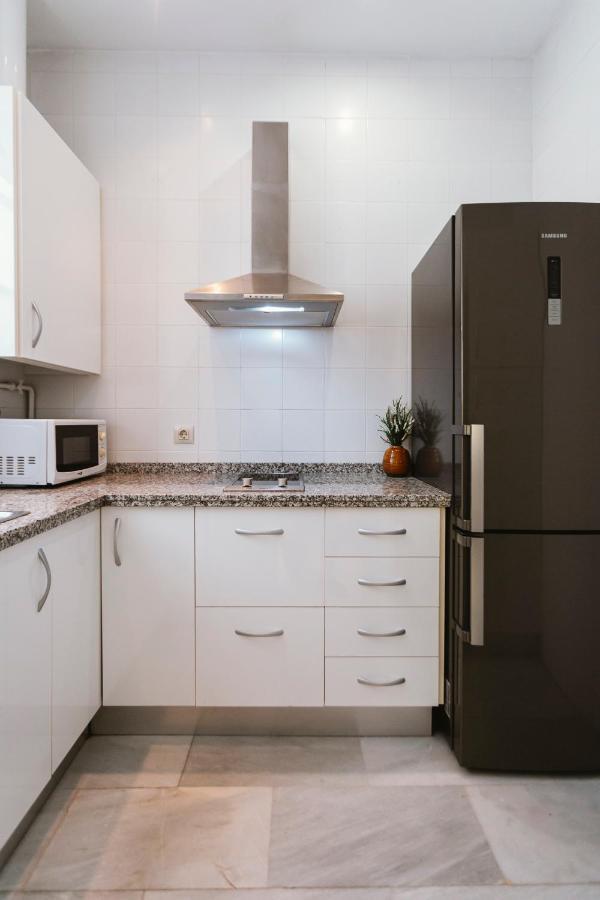 Bright And Cozy-1bd 1bth & 2bd 1bth- La Giralda Sevilla