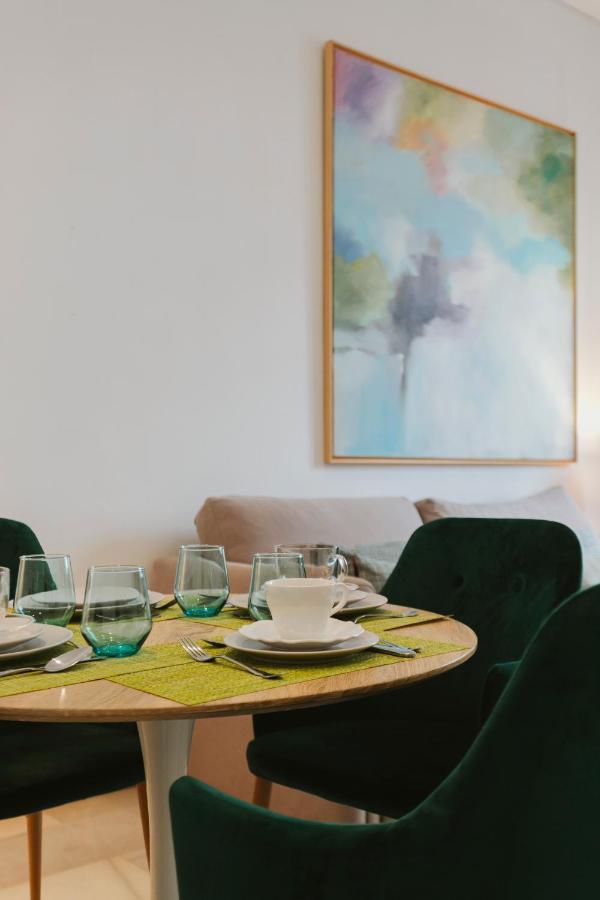 Apartment Bright And Cozy-1bd 1bth & 2bd 1bth- La Giralda Sevilla