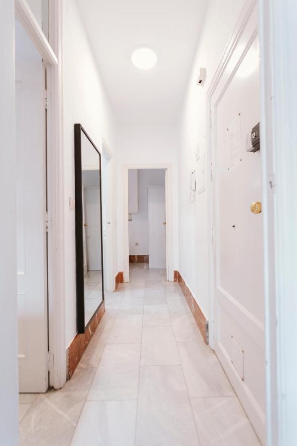 Bright And Cozy-1bd 1bth & 2bd 1bth- La Giralda Sevilla