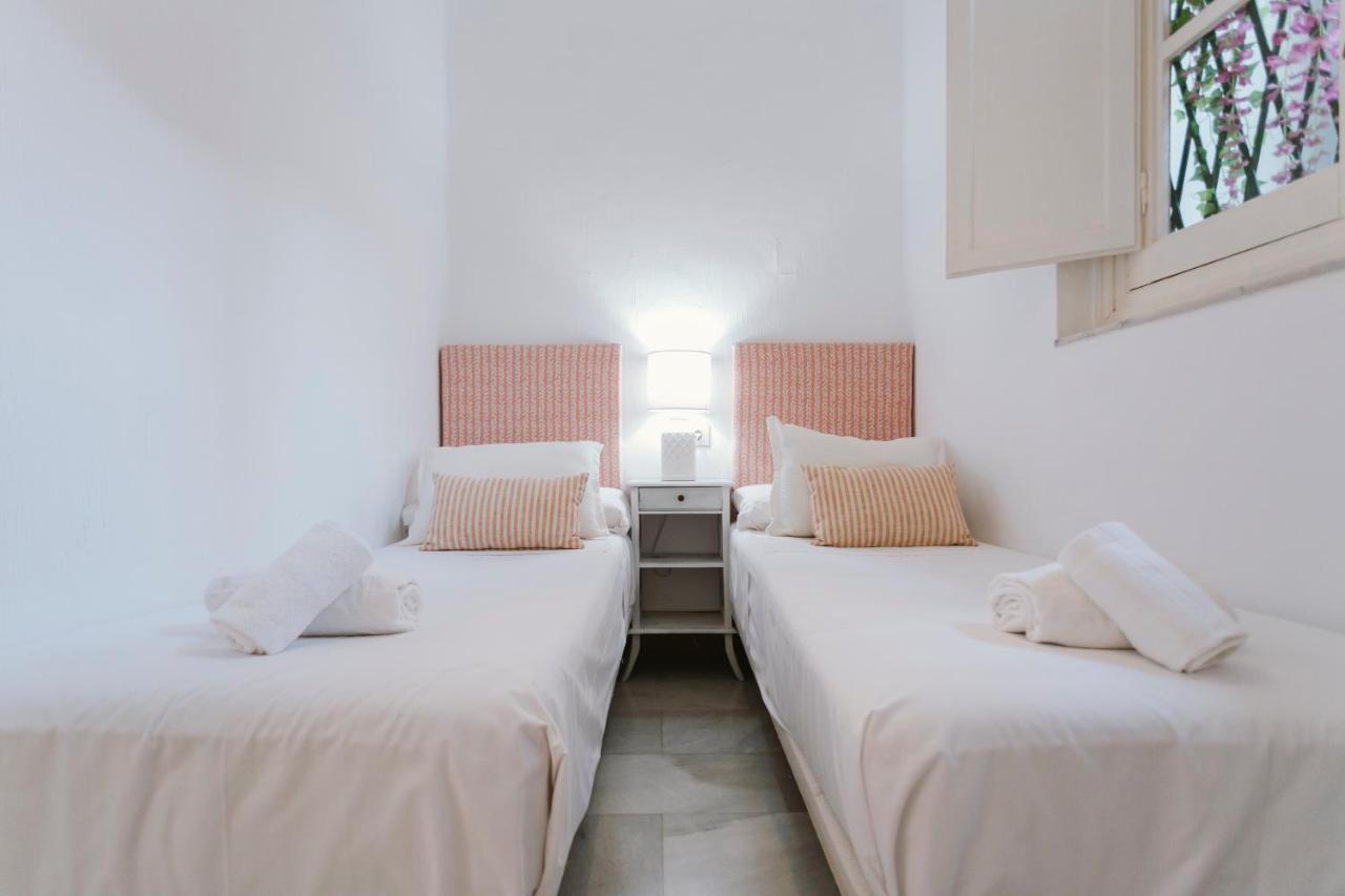 Apartment Bright And Cozy-1bd 1bth & 2bd 1bth- La Giralda Sevilla